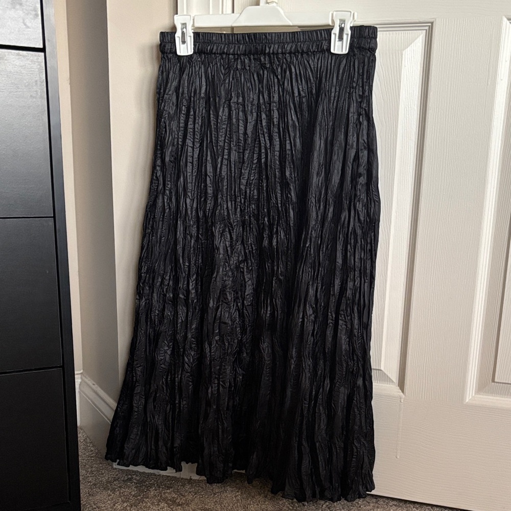 Black Crinkle Midi Skirt